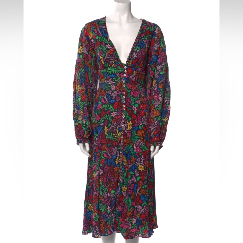 New with tags but BROKEN ZIPPER on side.